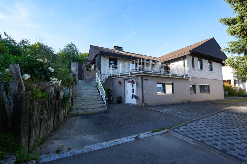 Renovierungsbedürftiges Wohnhaus mit  zwei Einliegerwohnungen in Bestlage Bad Säckingen